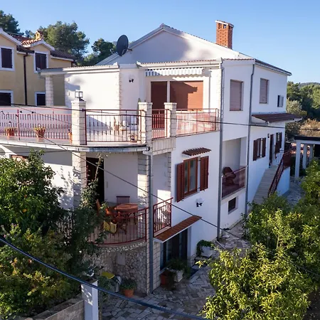 Dalero 2 By Interhome Appartement *